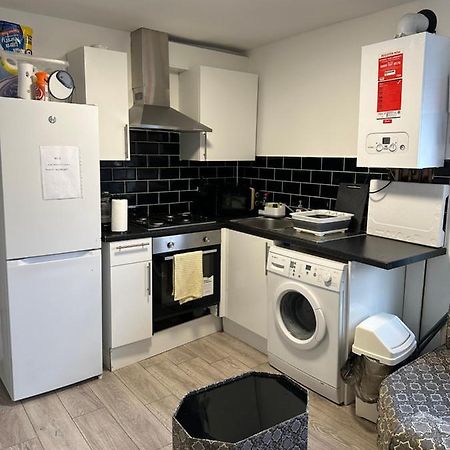 Beautiful Hoe Street First Floor One Bedroom Apartment B Walthamstow 런던 외부 사진